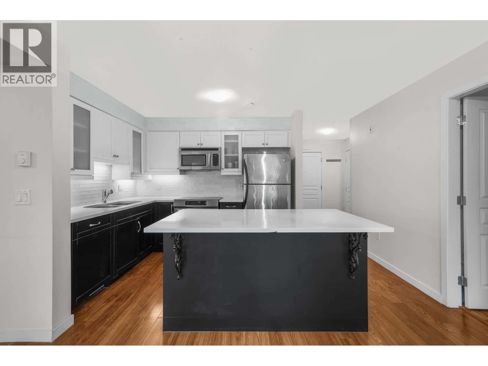 307 1969 WESTMINSTER AVENUE — Port Coquitlam, British Columbia - Photo 3 of 28