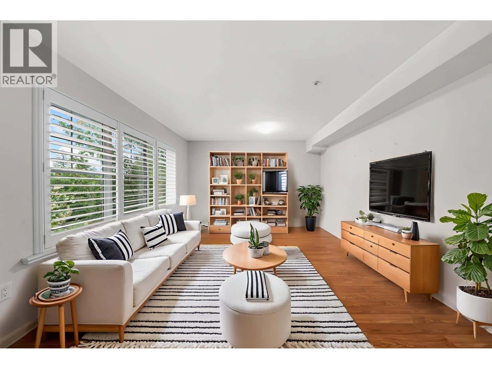 307 1969 WESTMINSTER AVENUE — Port Coquitlam, British Columbia - Photo 4 of 28