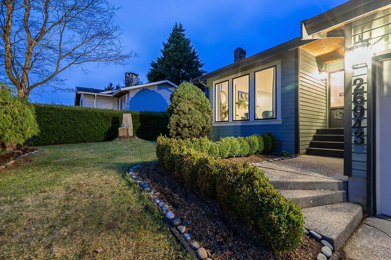 26943 32A AVENUE — Langley, British Columbia - Photo 4 of 40