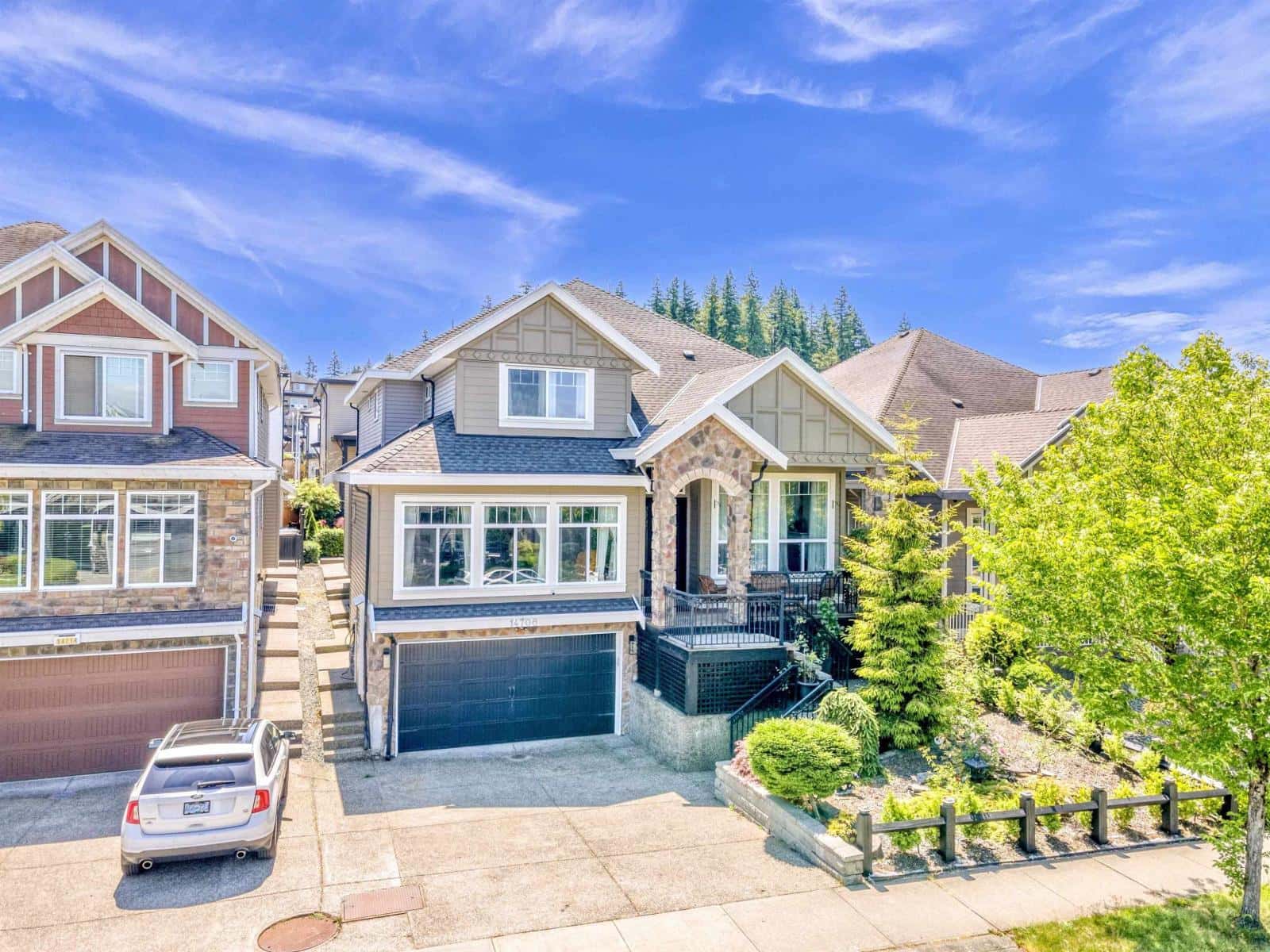 14706 63 AVE — Surrey, British Columbia - Photo 4 of 38