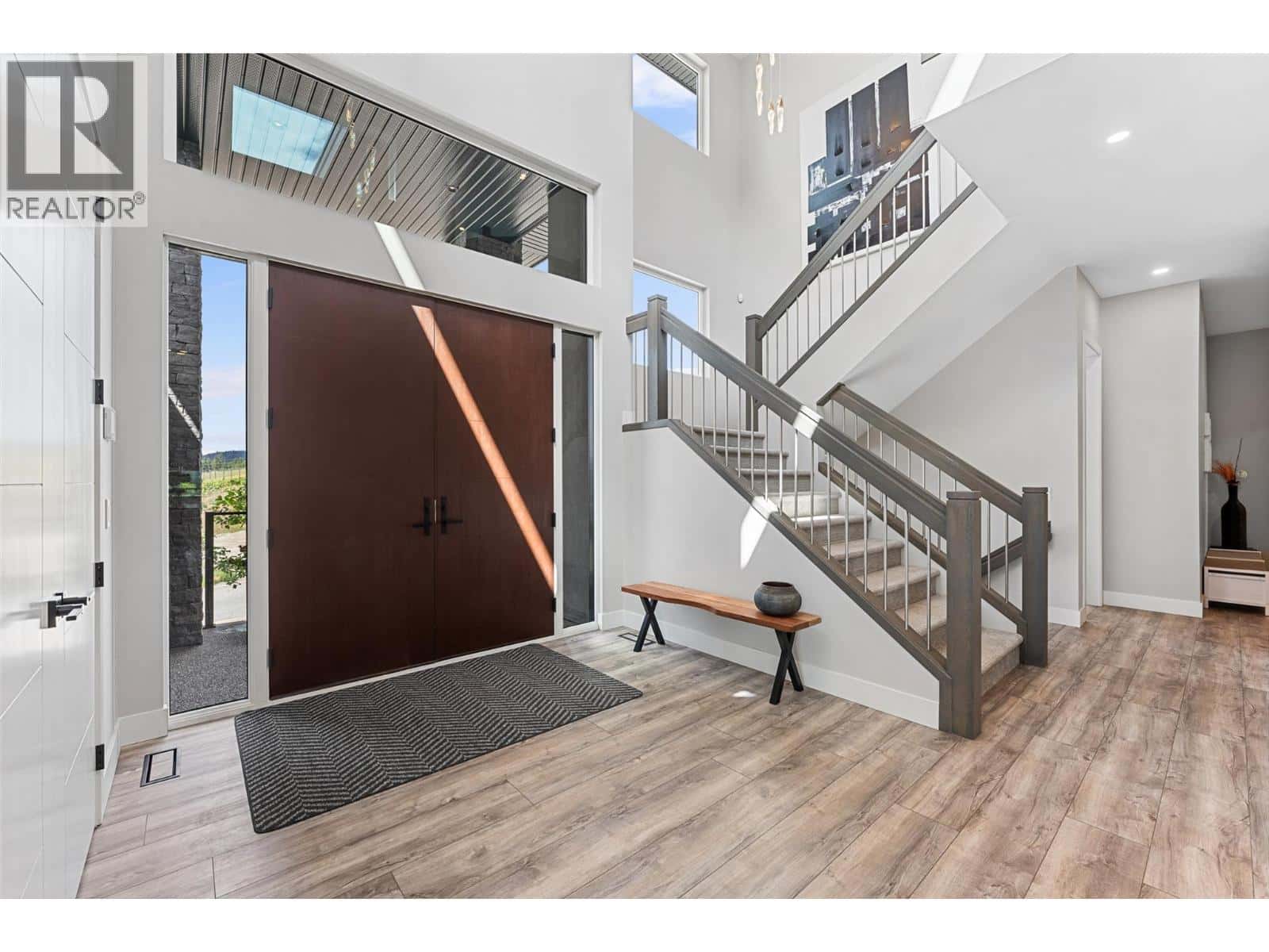 3645 McKinley Beach Drive — Kelowna, British Columbia - Photo 5 of 81