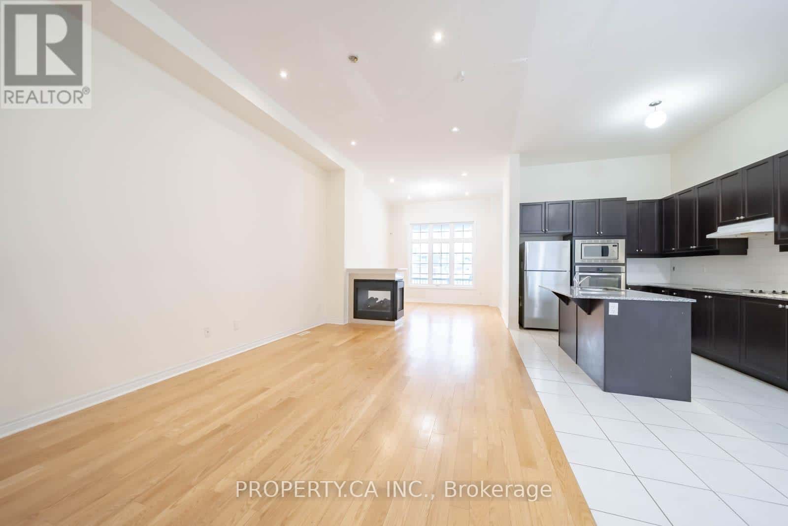 120 BRAEBROOK DRIVE — Whitby (Rolling Acres), Ontario - Photo 4 of 42