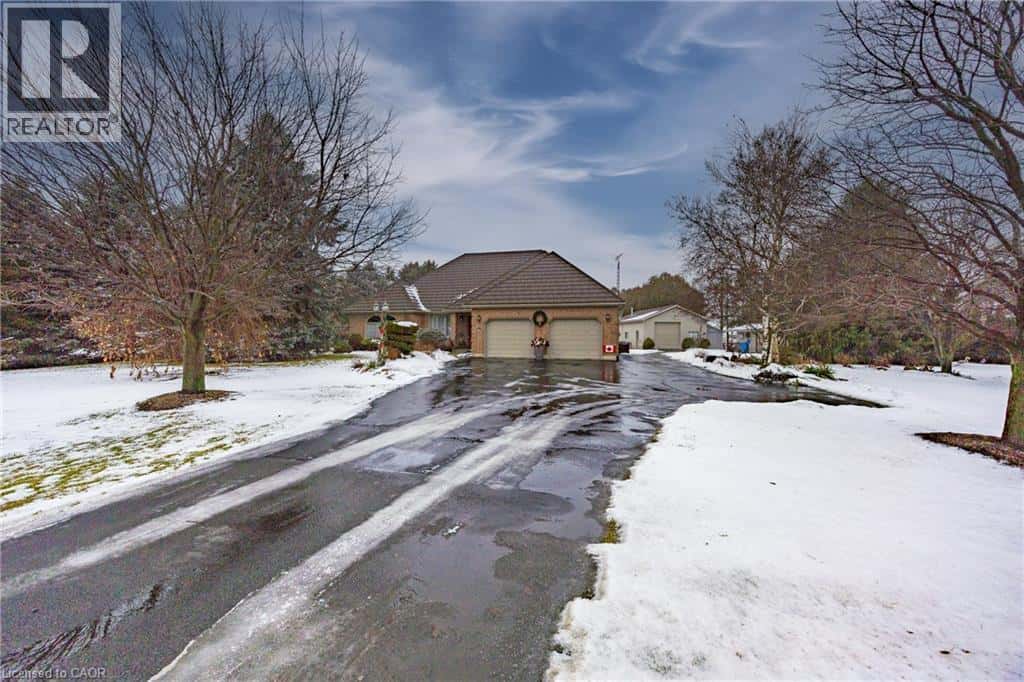 1545 HIGHWAY 3 — Delhi, Ontario - Photo 2 of 48