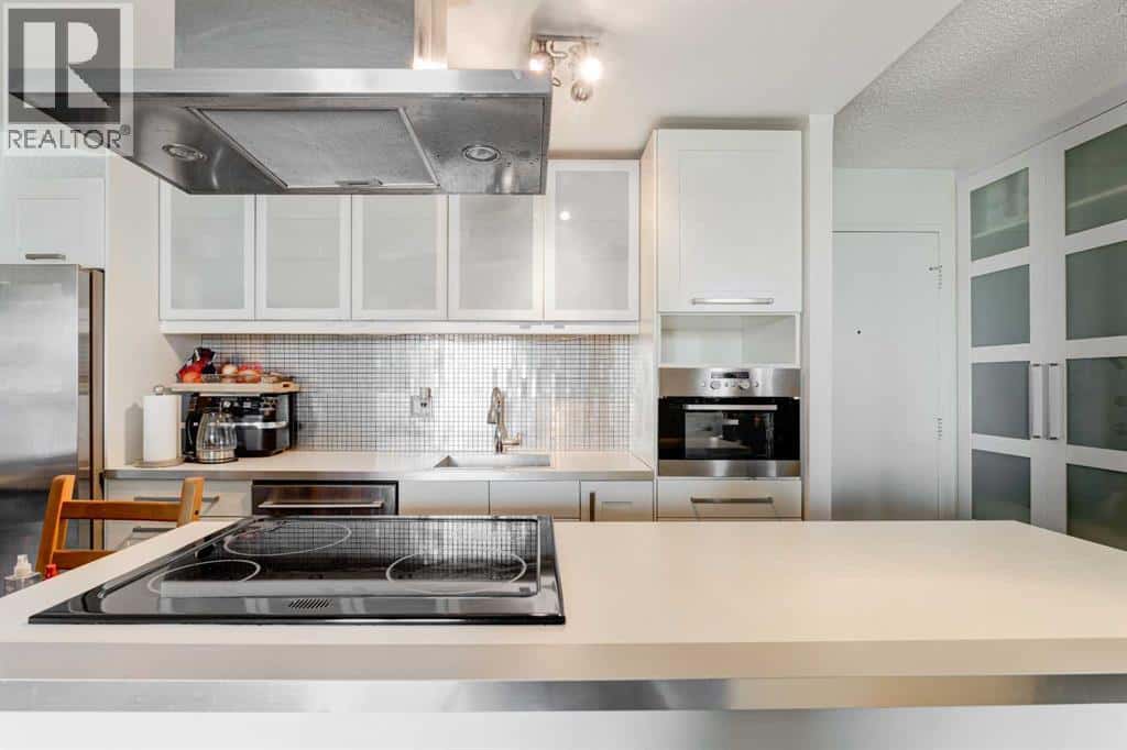 701, 1213 13 Avenue SW — Calgary, Alberta - Photo 2 of 17