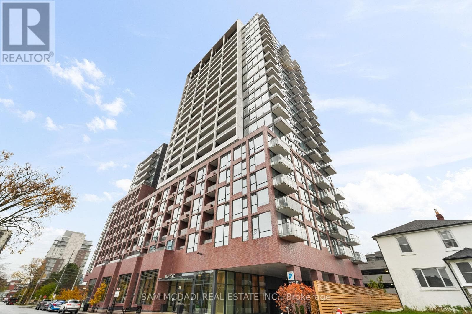 813 - 28 ANN STREET — Mississauga (Port Credit), Ontario - Main photo