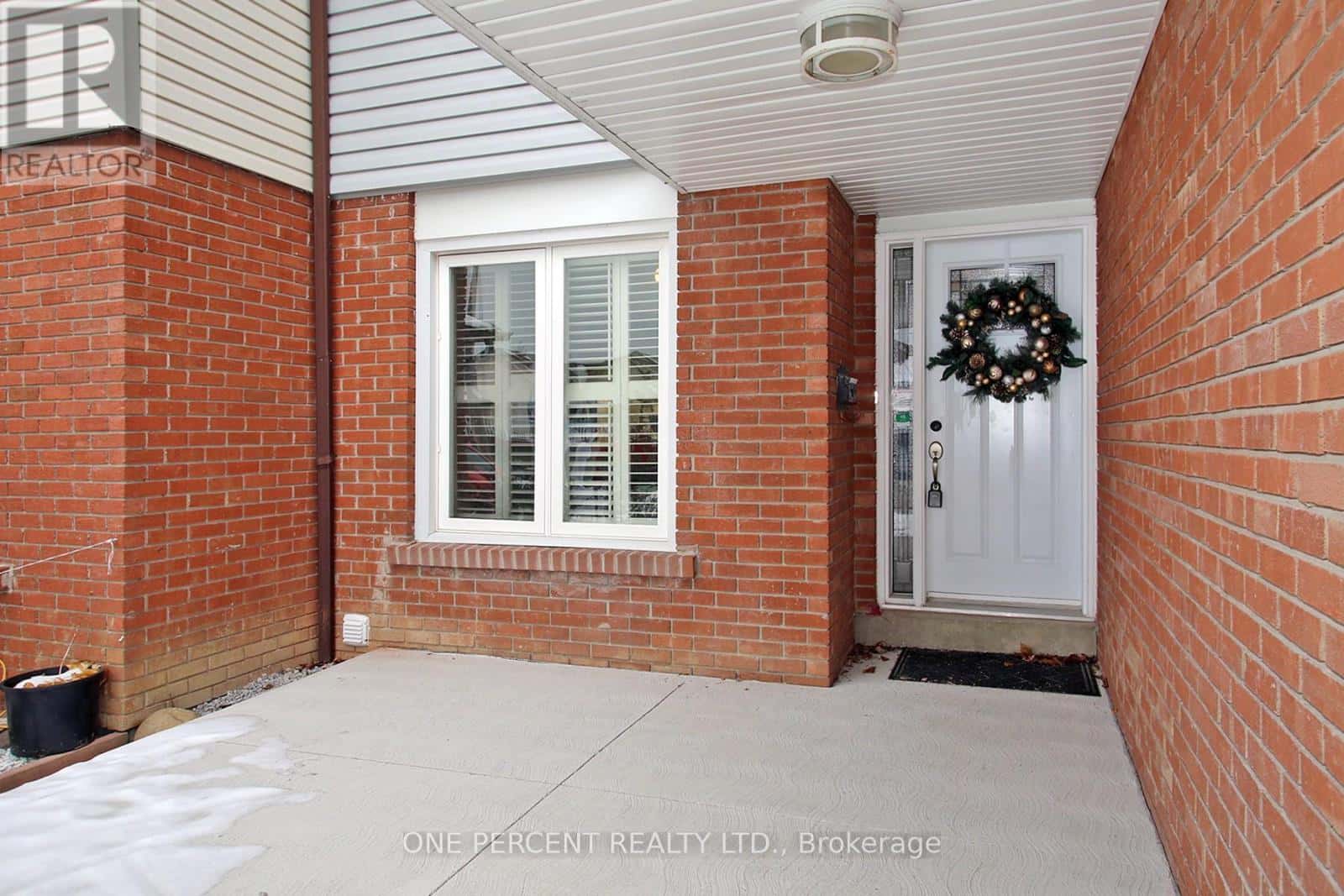 85 ASHFORD COURT — Brampton (Brampton North), Ontario - Photo 2 of 33