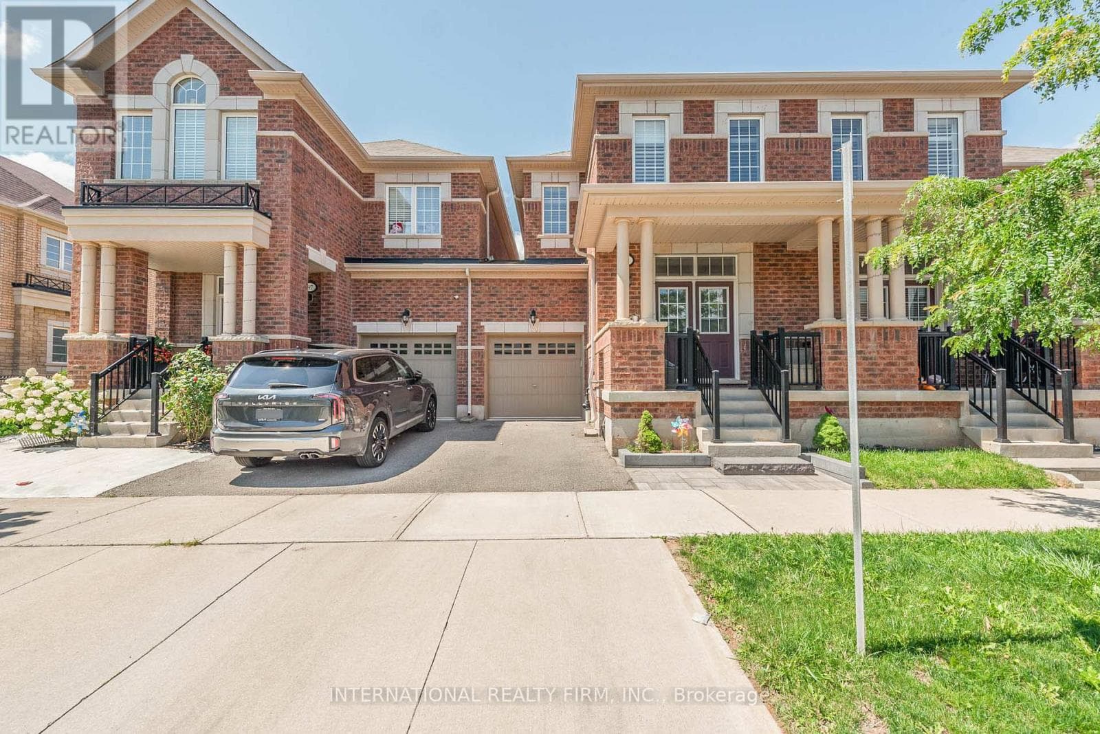 99 HUGUENOT ROAD — Oakville (GO Glenorchy), Ontario - Main photo