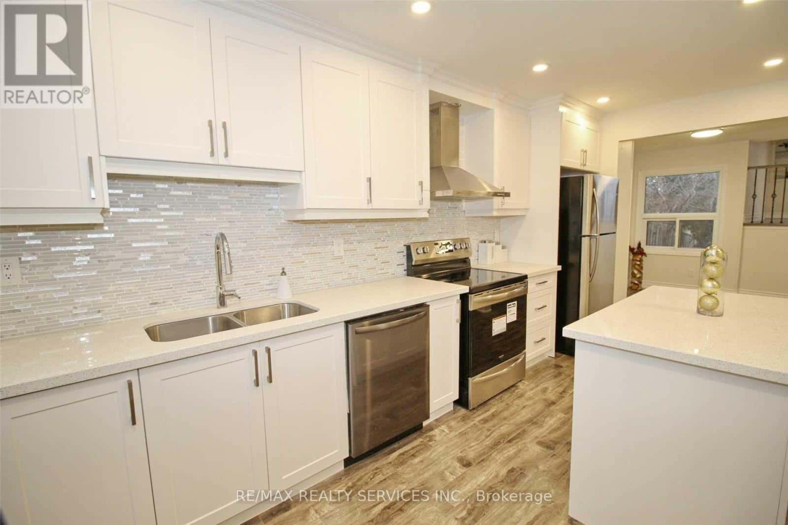 120 SIMMONS BOULEVARD — Brampton (Madoc), Ontario - Photo 4 of 11