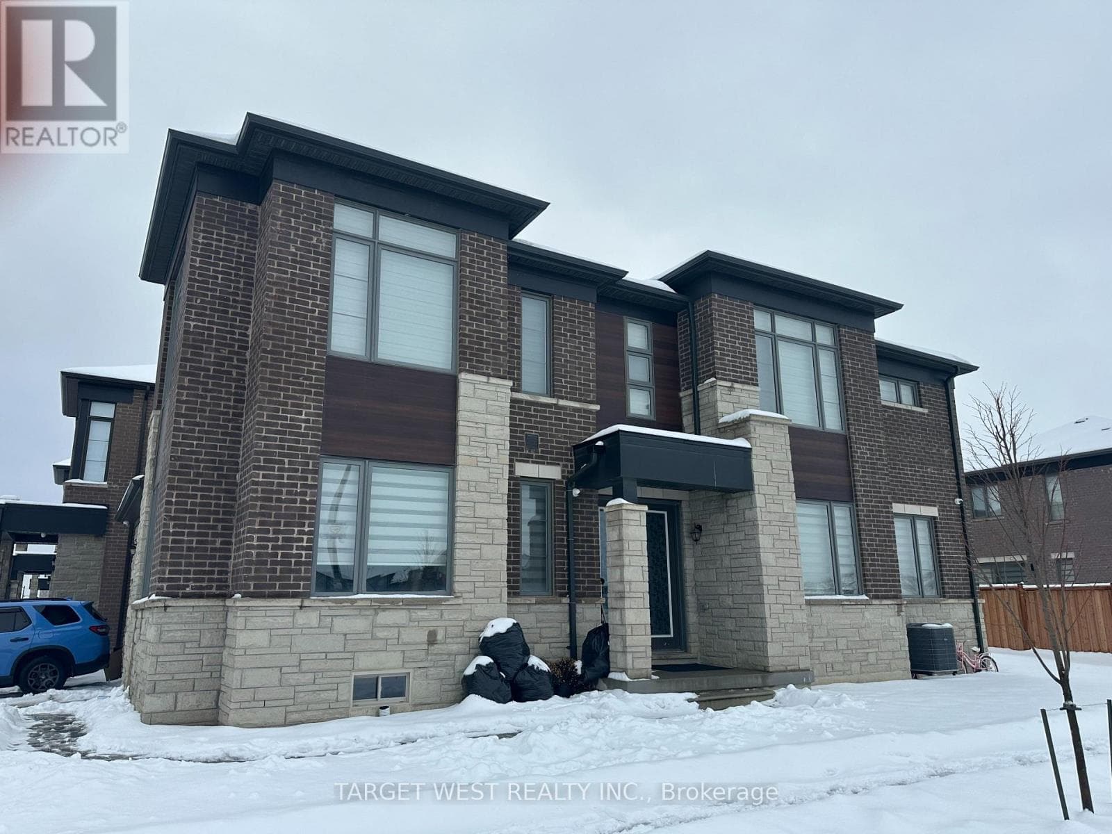 66 MINNOCK STREET — Caledon, Ontario - Main photo