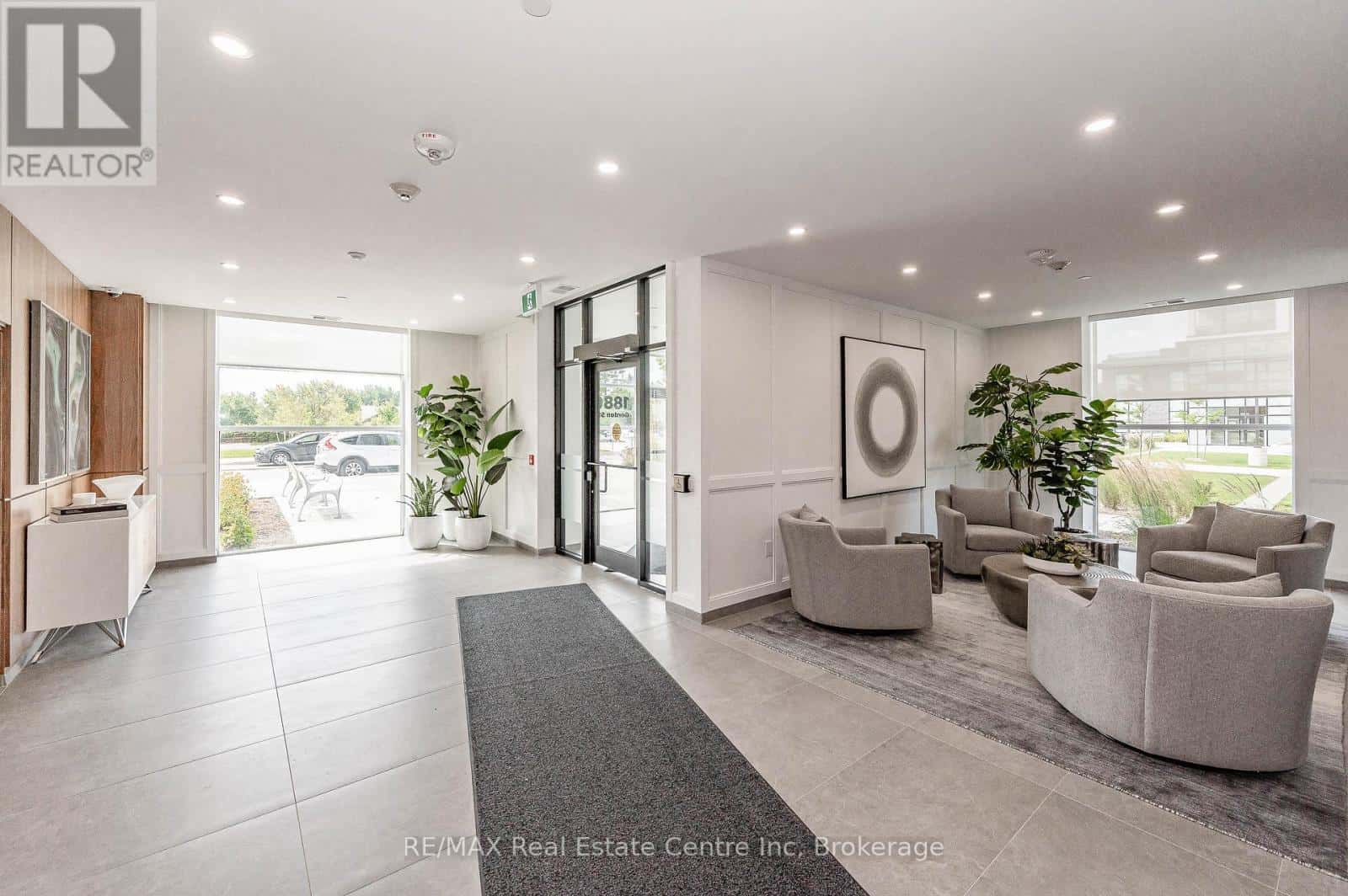 104 - 1880 GORDON STREET — Guelph (Pineridge/Westminster Woods), Ontario - Photo 4 of 48