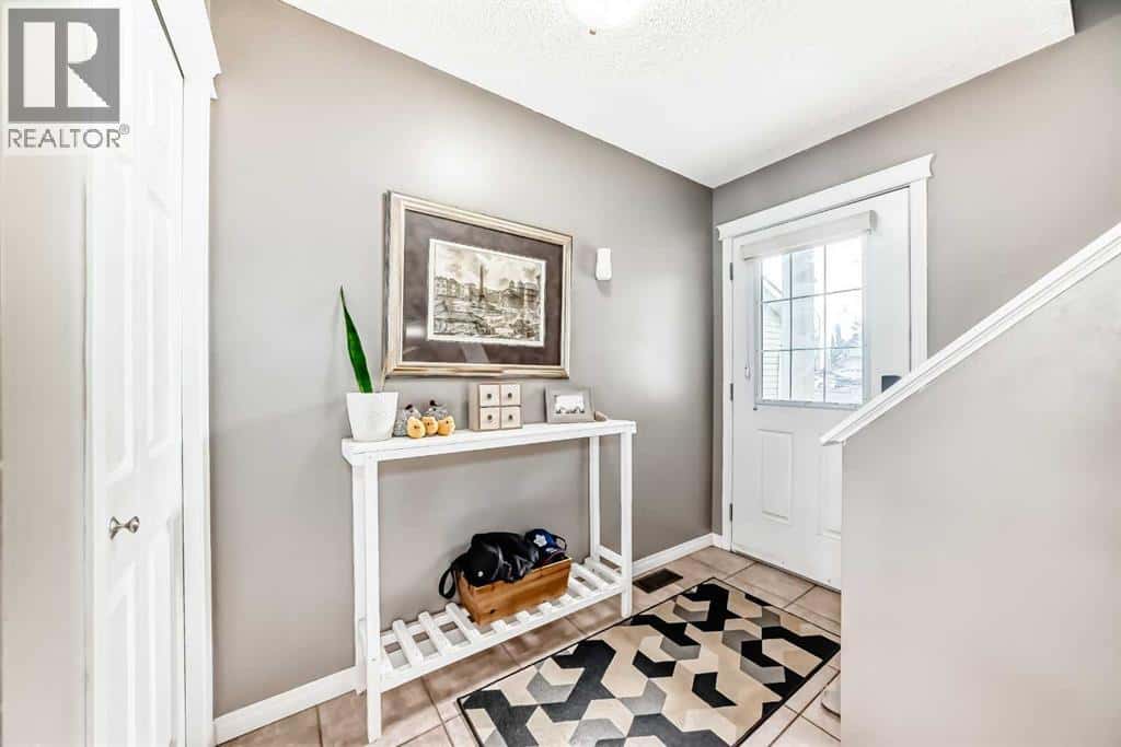 127 Covepark Green NE — Calgary, Alberta - Photo 4 of 49