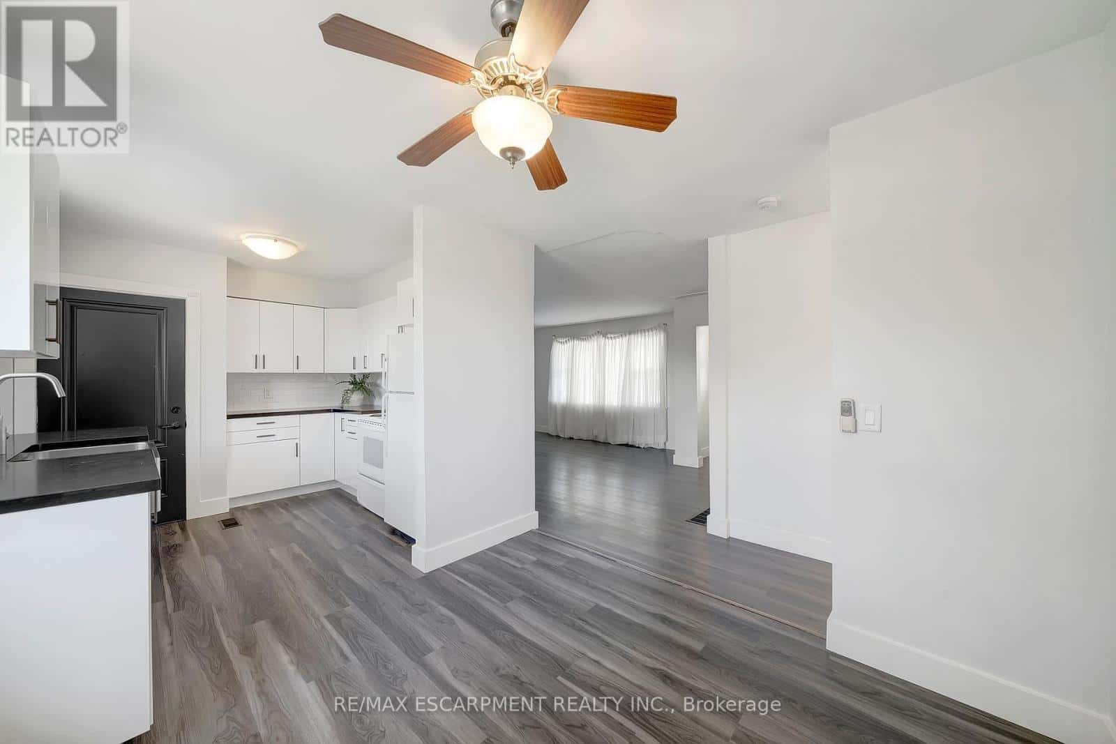 167 MILES ROAD — Hamilton, Ontario - Photo 4 of 37