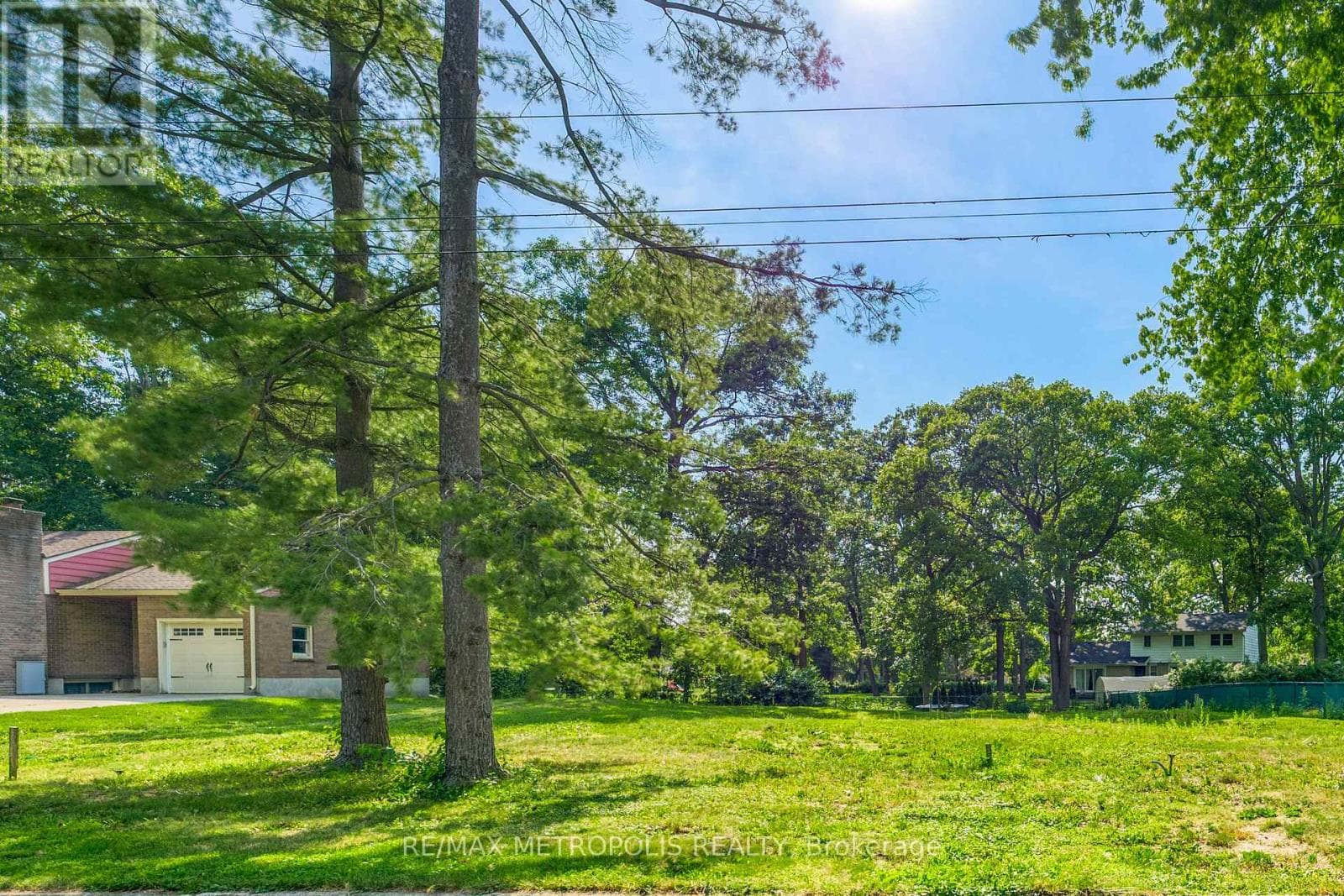 1307-N RIDGEWOOD DRIVE — Sarnia, Ontario - Main photo