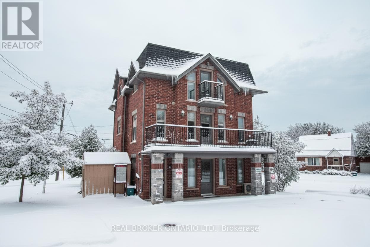 B - 489 EAST AVENUE — Kitchener, Ontario - Main photo