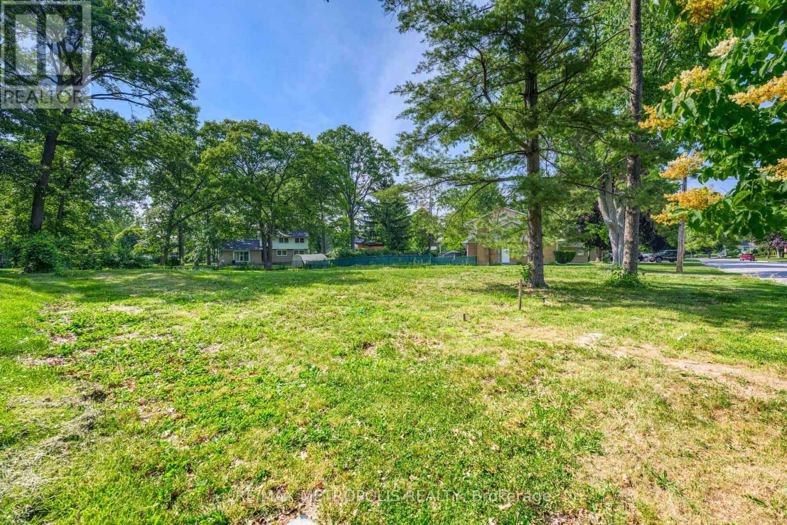 1307-S RIDGEWOOD DRIVE — Sarnia, Ontario - Photo 2 of 19