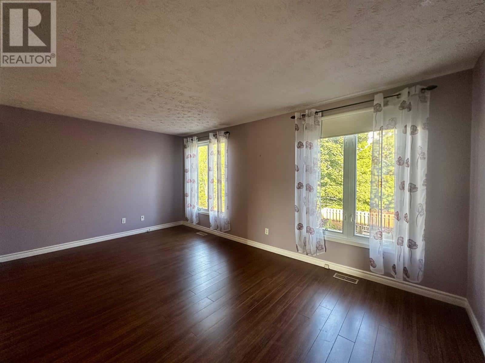 76 Frobel DR — Elliot Lake, Ontario - Photo 5 of 28