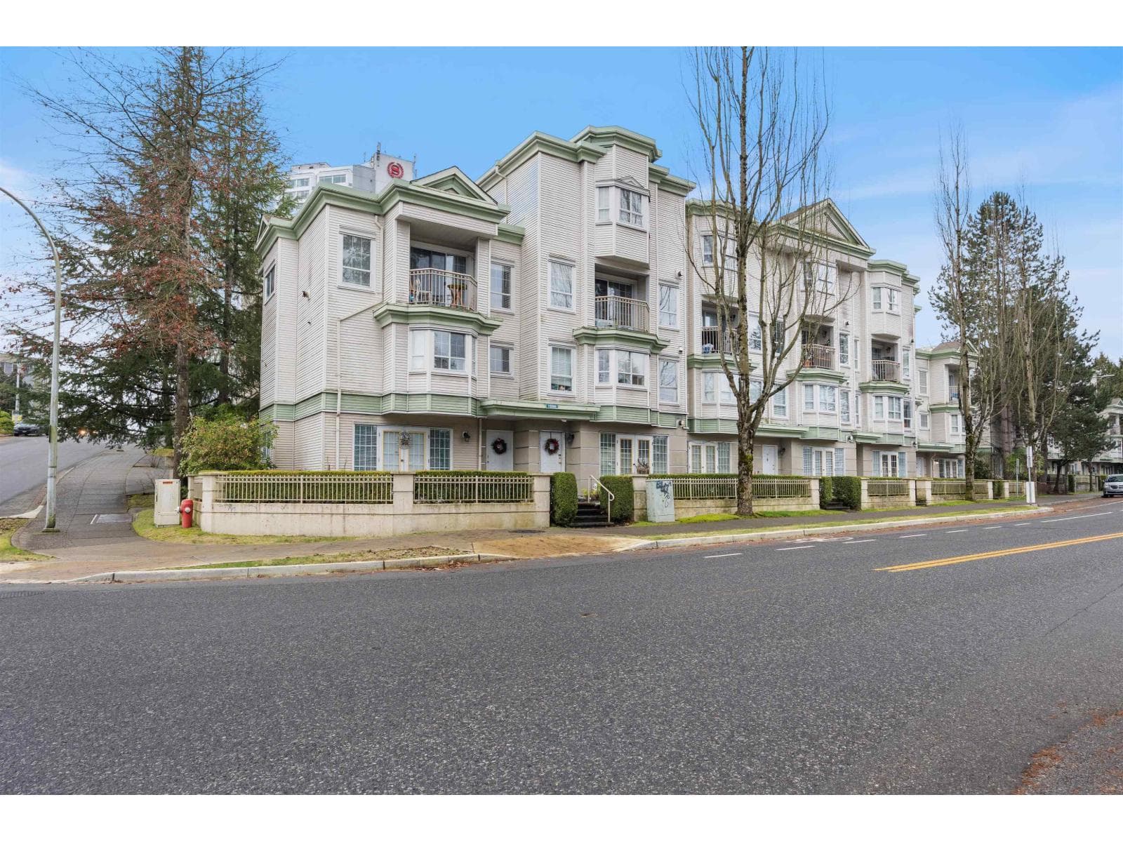 218 15268 105 AVENUE — Surrey, British Columbia - Main photo