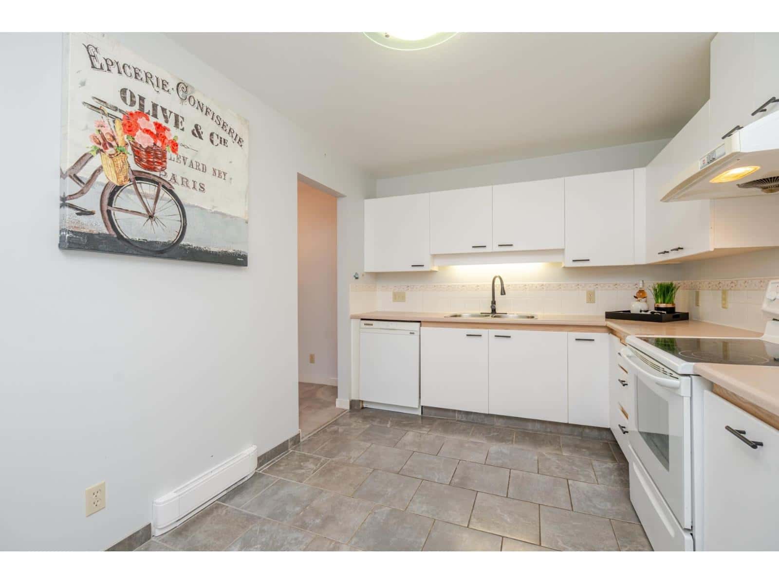 304 1488 MERKLIN STREET — White Rock, British Columbia - Photo 3 of 12