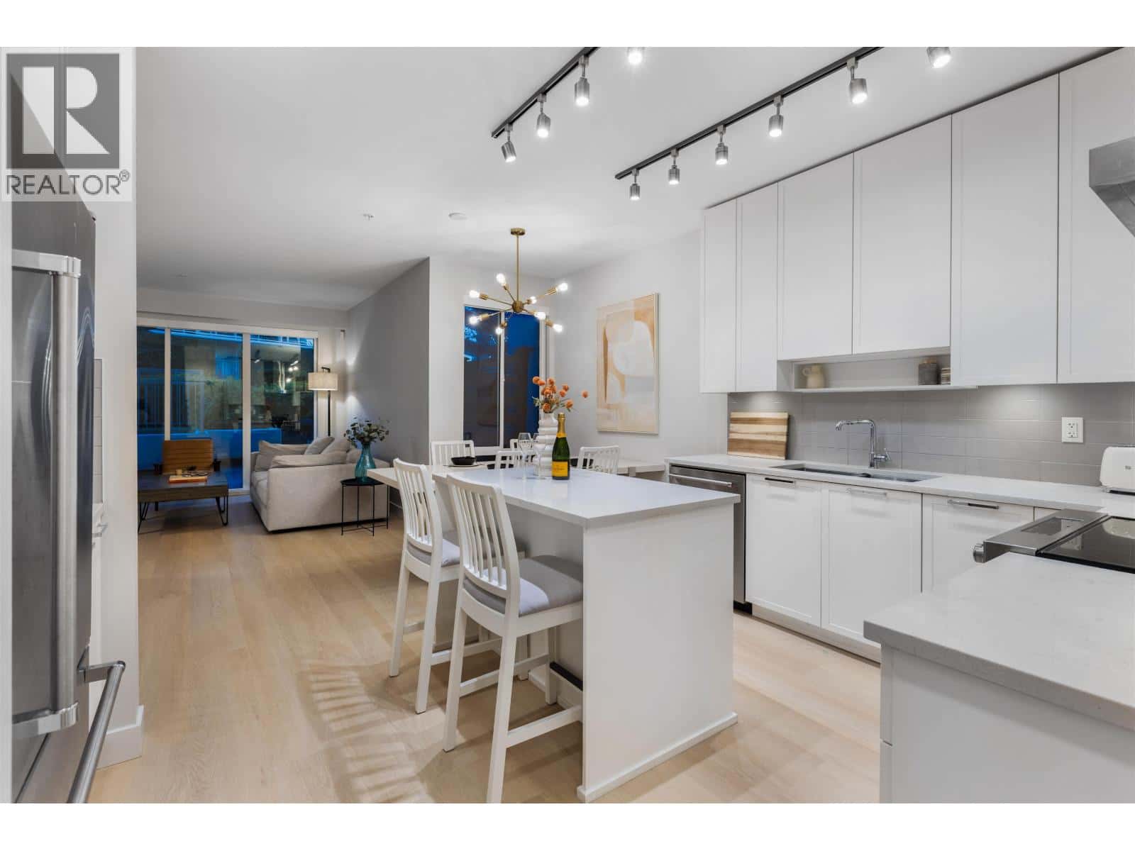 115 1768 GILMORE AVENUE — Burnaby, British Columbia - Photo 2 of 19