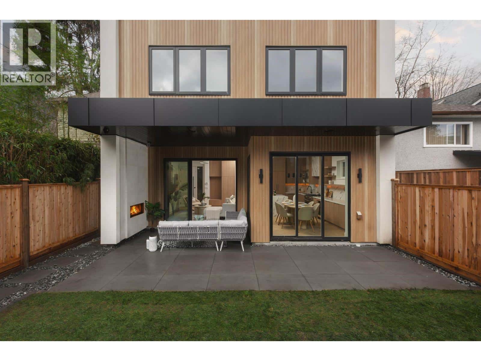 2 2130 E 2ND AVENUE — Vancouver, British Columbia - Photo 2 of 15