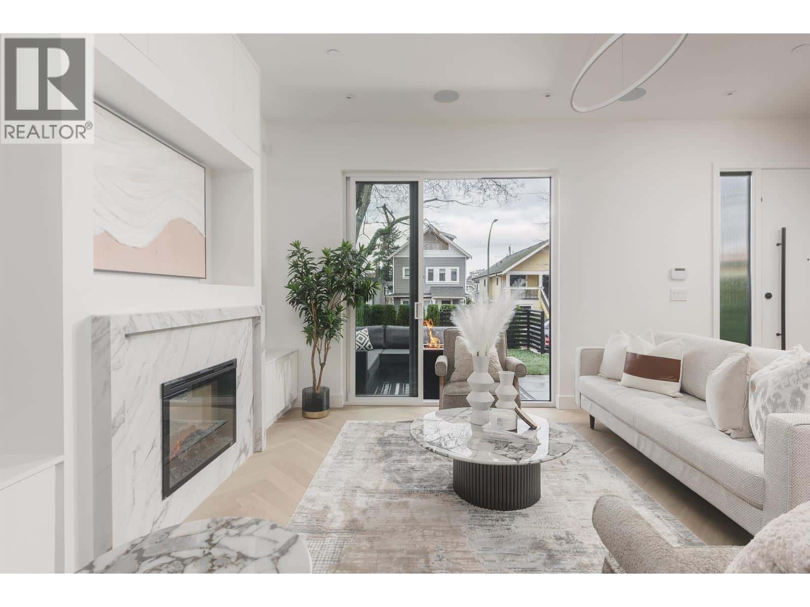 1 2130 E 2ND AVENUE — Vancouver, British Columbia - Photo 4 of 18