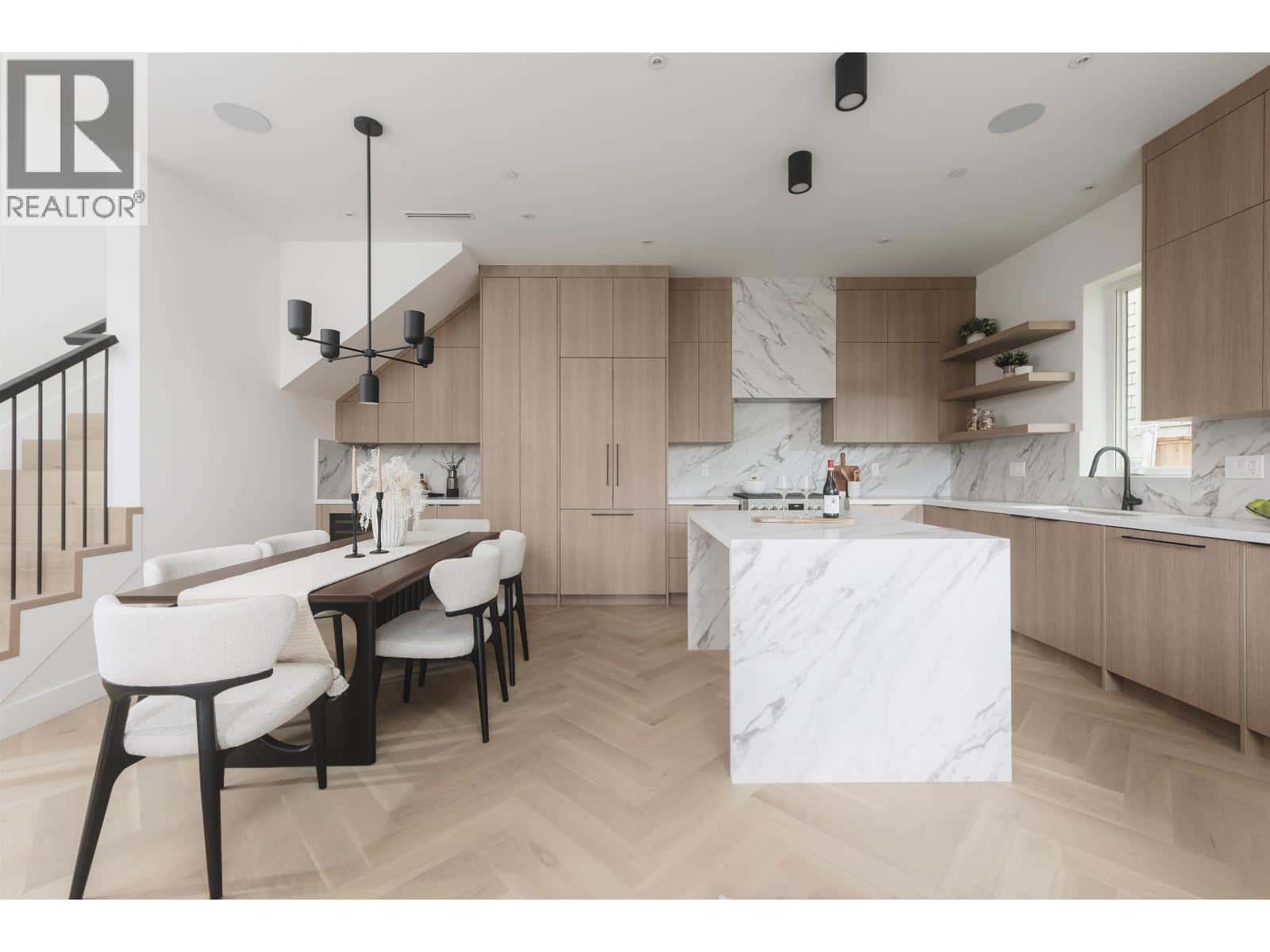 1 2130 E 2ND AVENUE — Vancouver, British Columbia - Photo 5 of 18