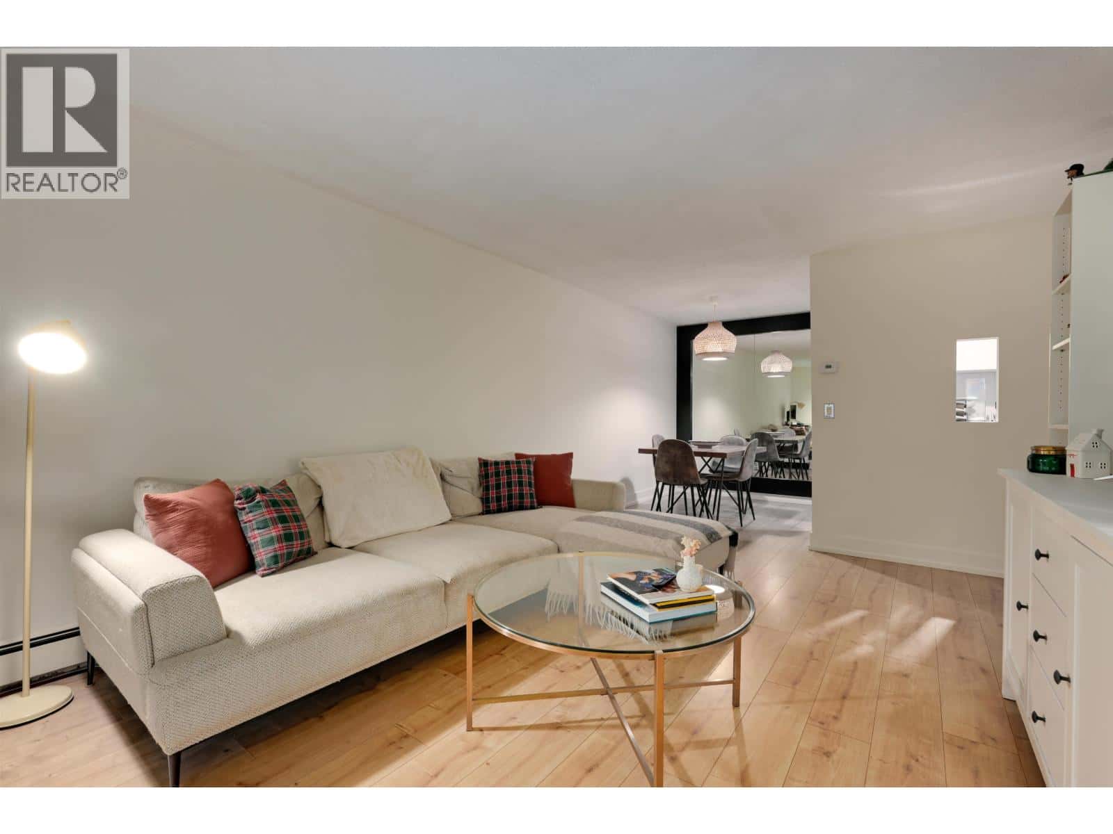 205 330 E 7TH AVENUE — Vancouver, British Columbia - Photo 5 of 24