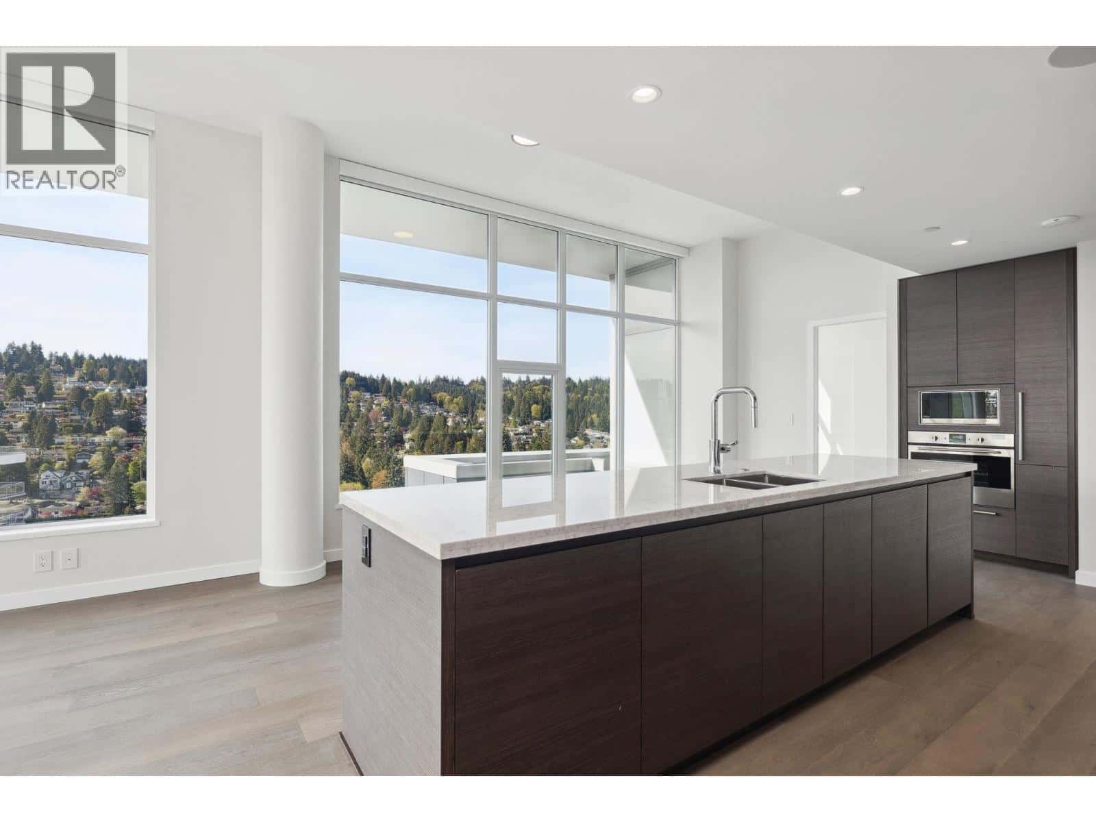 2602 305 MORRISSEY ROAD — Port Moody, British Columbia - Photo 5 of 35