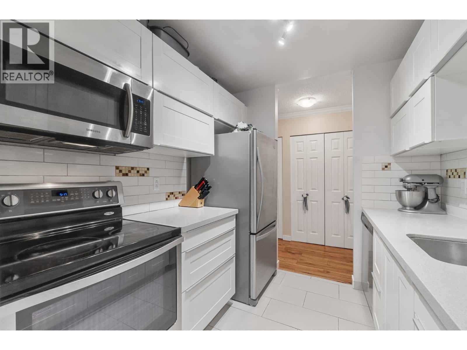 118 7431 MINORU BOULEVARD — Richmond, British Columbia - Photo 5 of 24