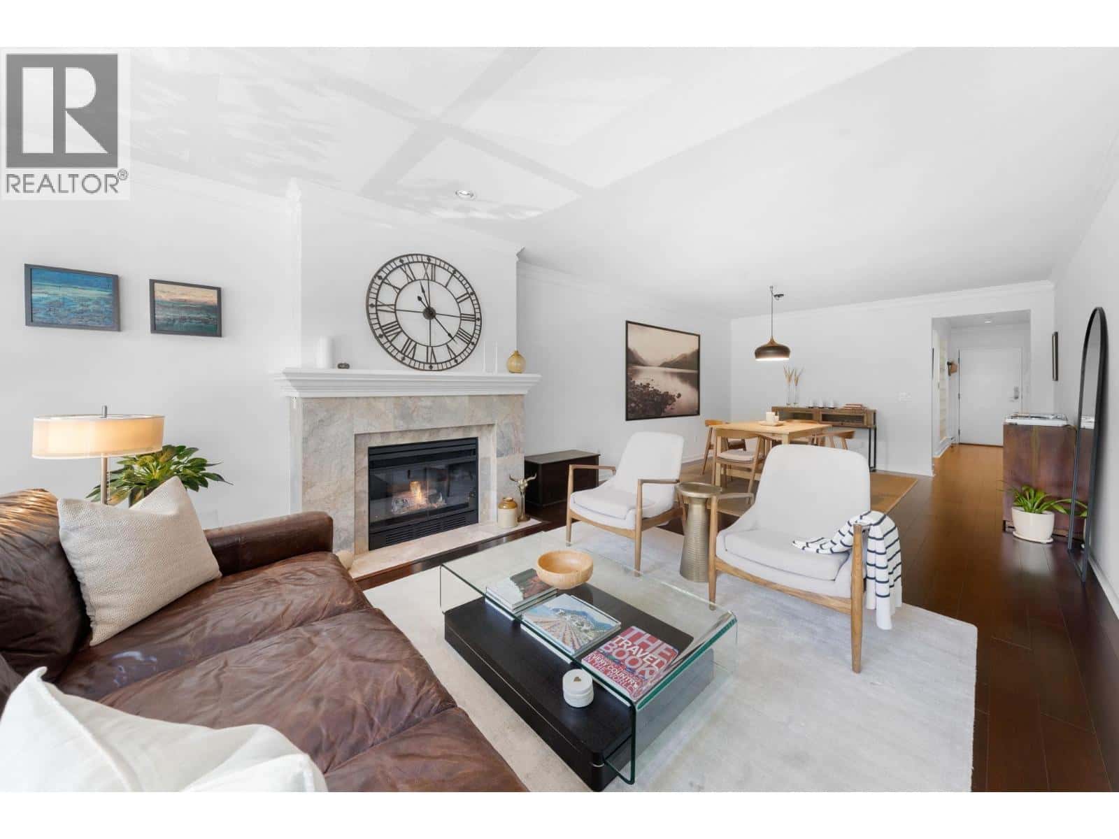 204 3151 WOODBINE DRIVE — North Vancouver, British Columbia - Photo 3 of 34