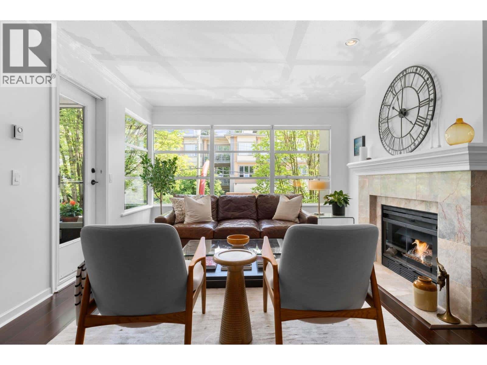 204 3151 WOODBINE DRIVE — North Vancouver, British Columbia - Photo 5 of 34