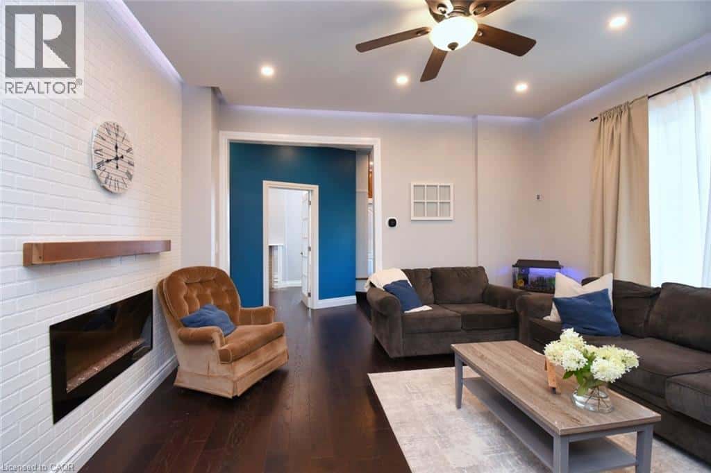 111 DRUMMOND Street — Brantford, Ontario - Photo 5 of 32