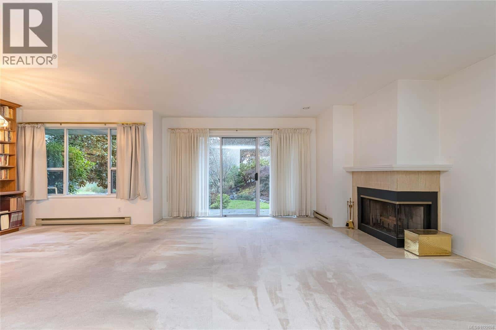 41 5110 Cordova Bay Rd — Saanich, British Columbia - Photo 5 of 28