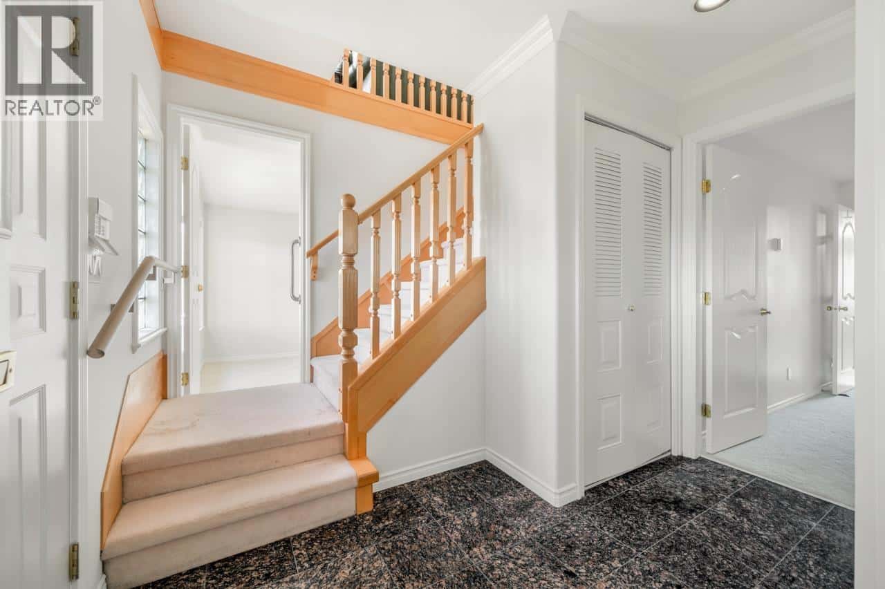 5760 KERR STREET — Vancouver, British Columbia - Photo 3 of 26