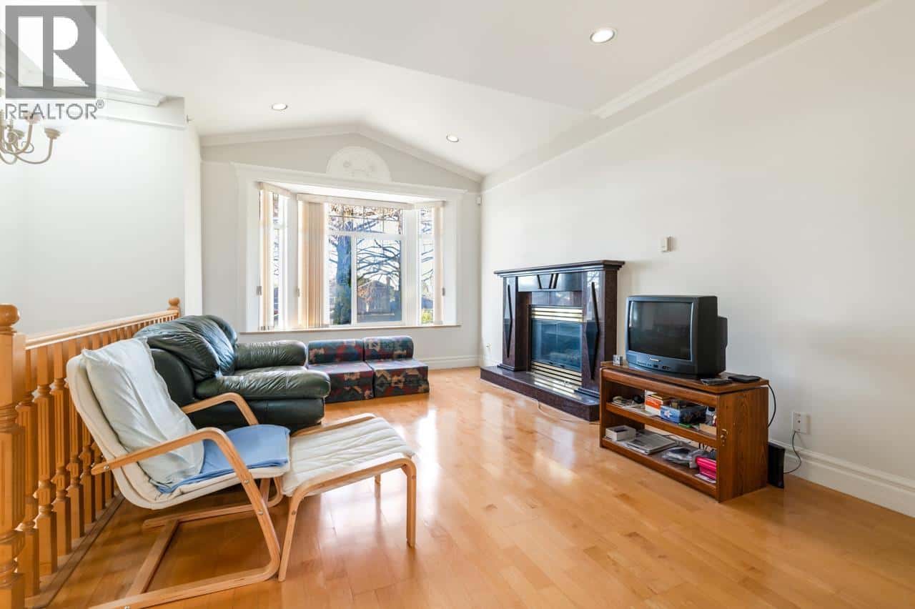 5760 KERR STREET — Vancouver, British Columbia - Photo 5 of 26