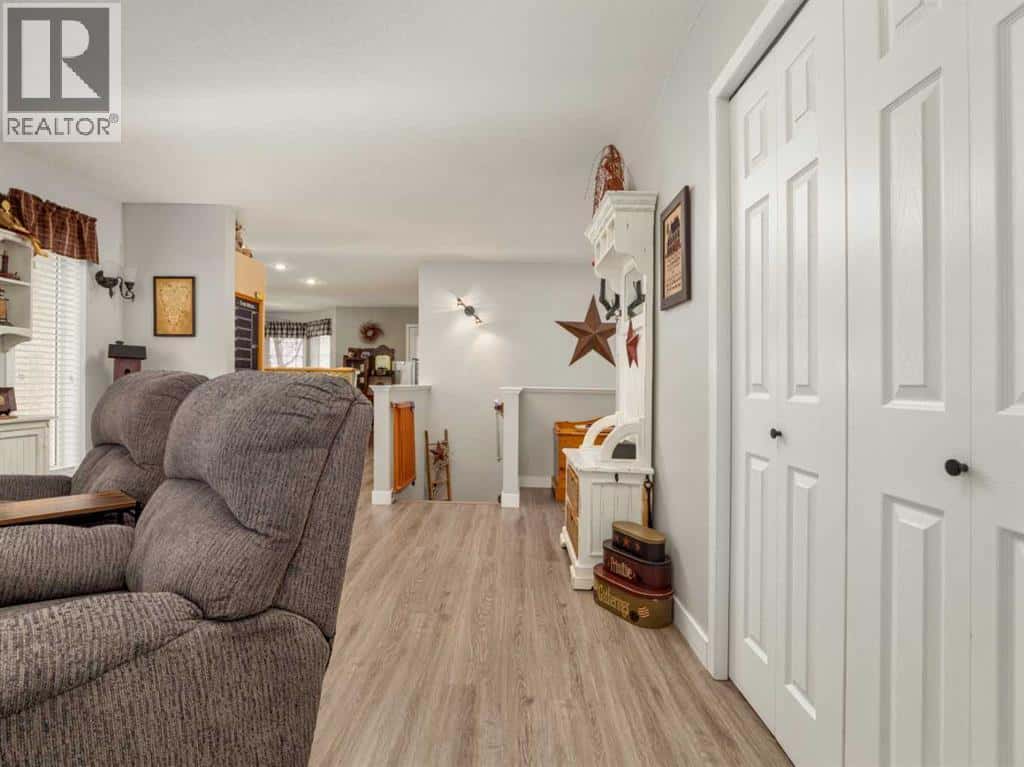 89 Stafford Boulevard N — Lethbridge, Alberta - Photo 5 of 40