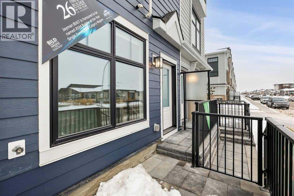 589 Mahogany Road SE — Calgary, Alberta - Photo 3 of 34