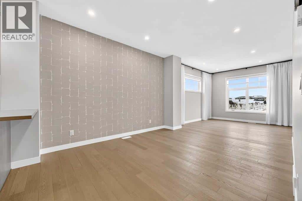 591 Mahogany Road SE — Calgary, Alberta - Photo 5 of 34