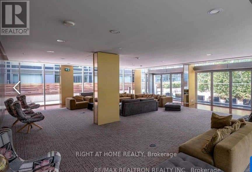 605 - 455 FRONT STREET E — Toronto (Waterfront Communities), Ontario - Photo 2 of 10