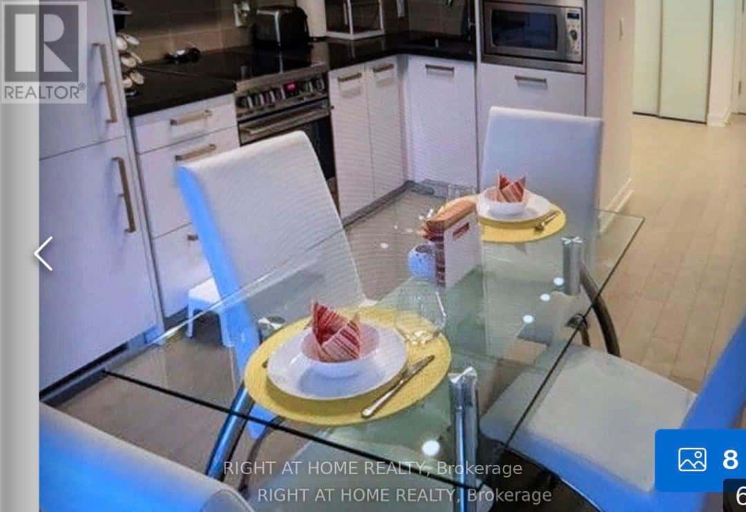 605 - 455 FRONT STREET E — Toronto (Waterfront Communities), Ontario - Photo 5 of 10