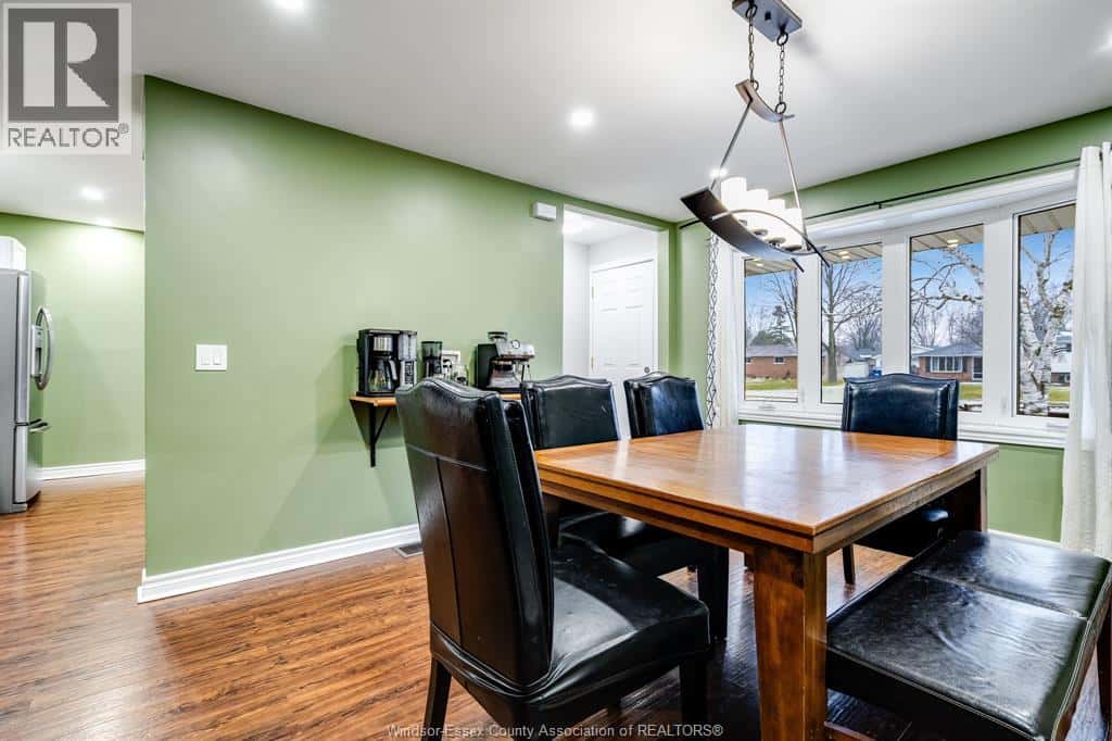 318 Oak STREET — Lakeshore, Ontario - Photo 4 of 40