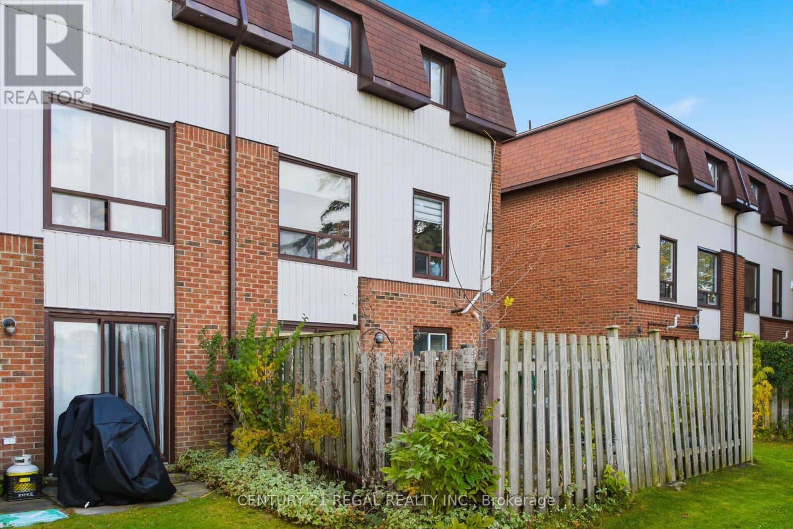 7 - 765 OKLAHOMA DRIVE — Pickering (West Shore), Ontario - Photo 5 of 32