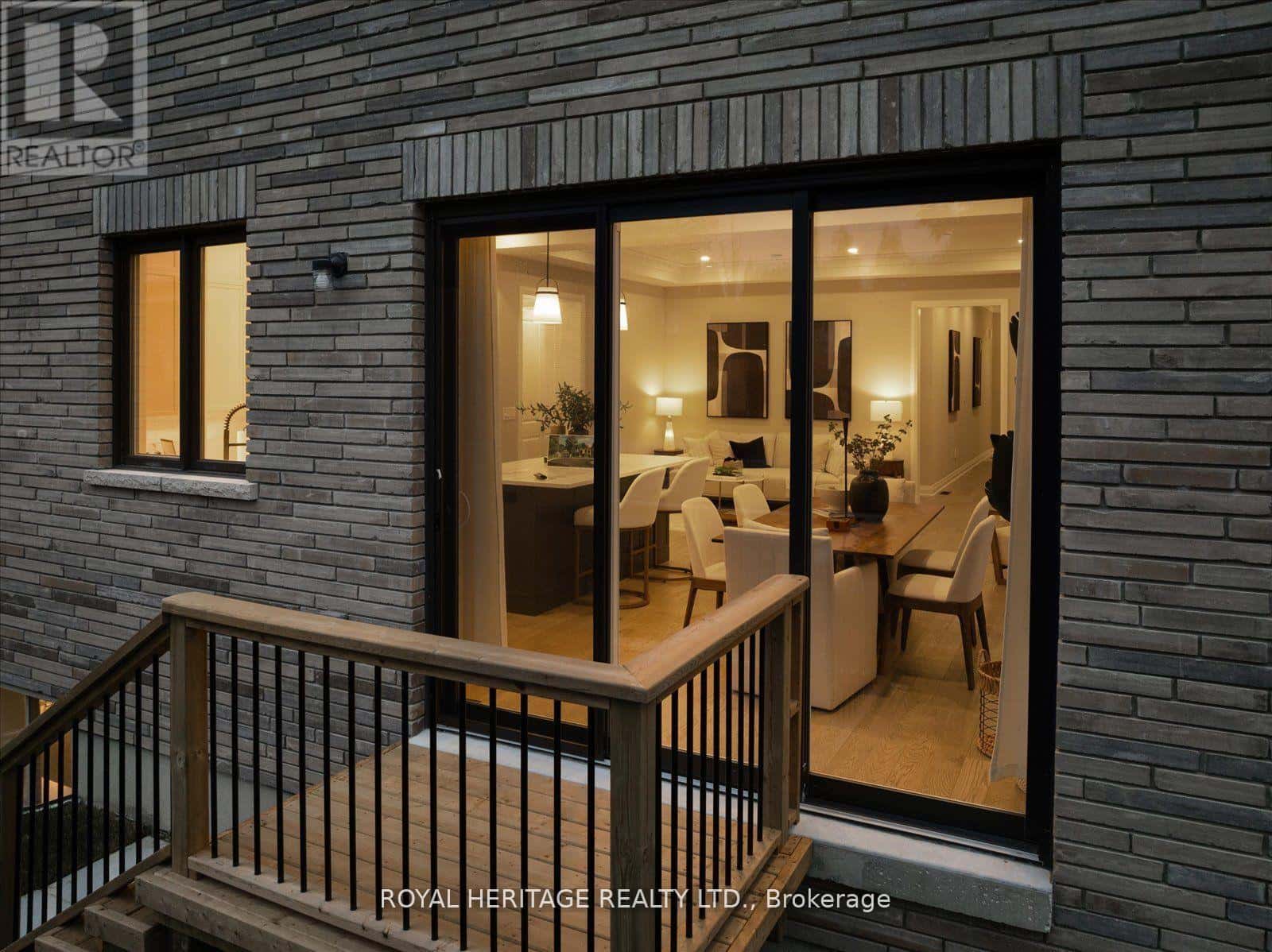 7 INVERLYNN WAY — Whitby (Lynde Creek), Ontario - Photo 2 of 35