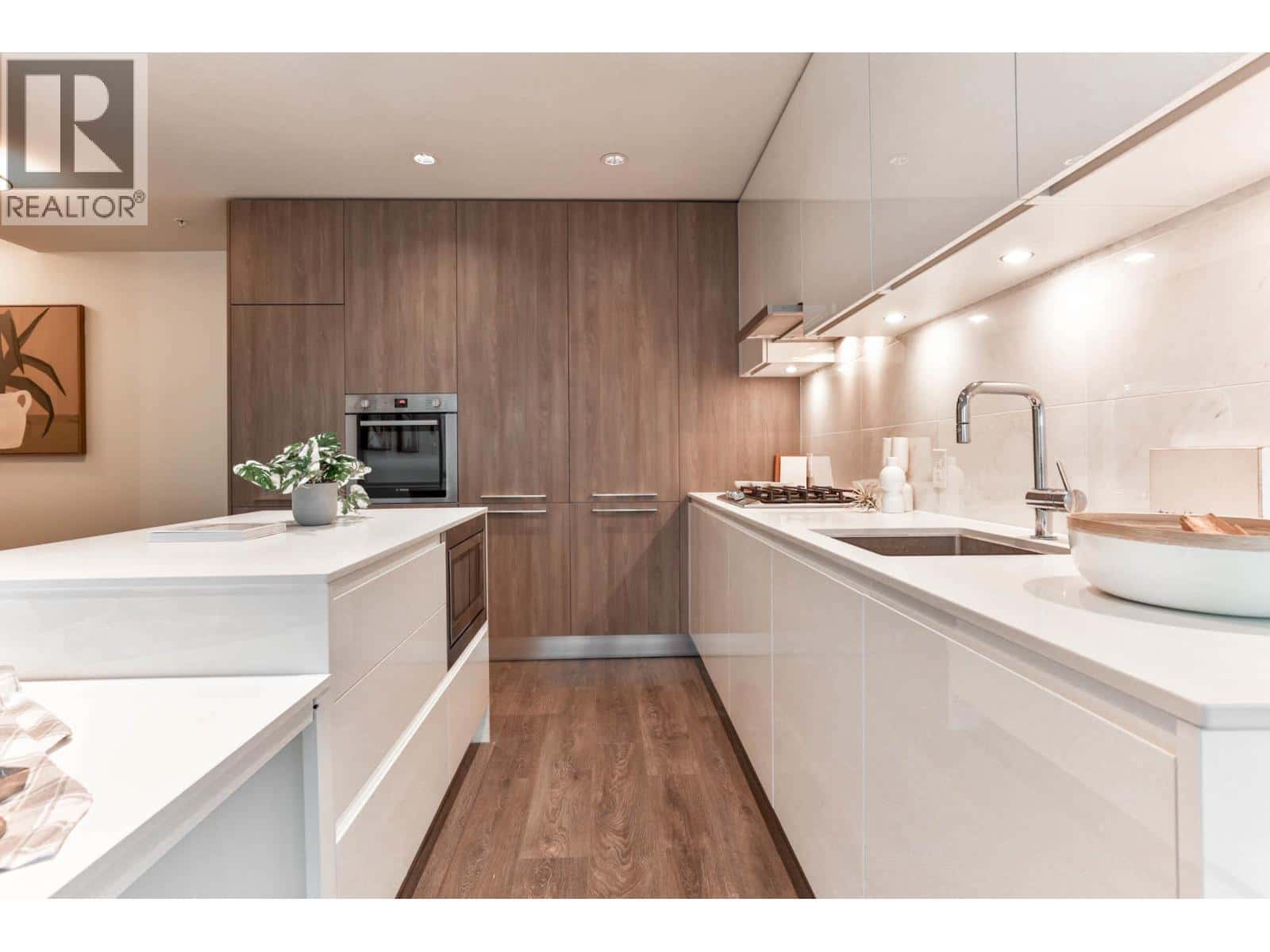 5006 1955 ALPHA WAY — Burnaby, British Columbia - Photo 3 of 26