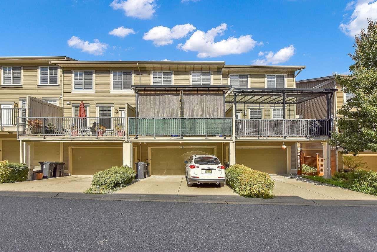 21136 80A AVENUE — Langley, British Columbia - Photo 2 of 40