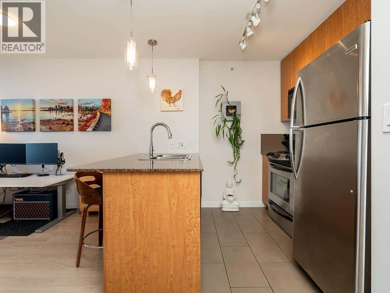 2408 7063 HALL AVENUE — Burnaby, British Columbia - Photo 5 of 30