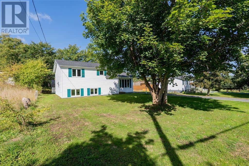 52 Fishermans Road — Riverhead, Newfoundland & Labrador - Photo 2 of 26