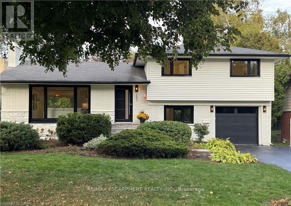 257 STRATHCONA DRIVE — Burlington (Shoreacres), Ontario - Photo 2 of 47