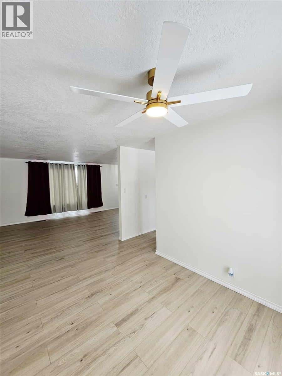 4 Railway AVENUE — Yarbo, Saskatchewan - Photo 5 of 34