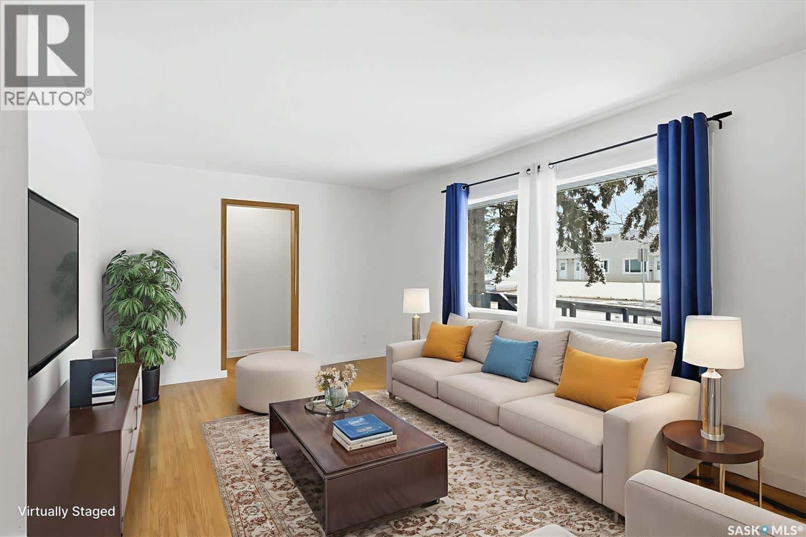 2126 William AVENUE — Saskatoon, Saskatchewan - Photo 2 of 50